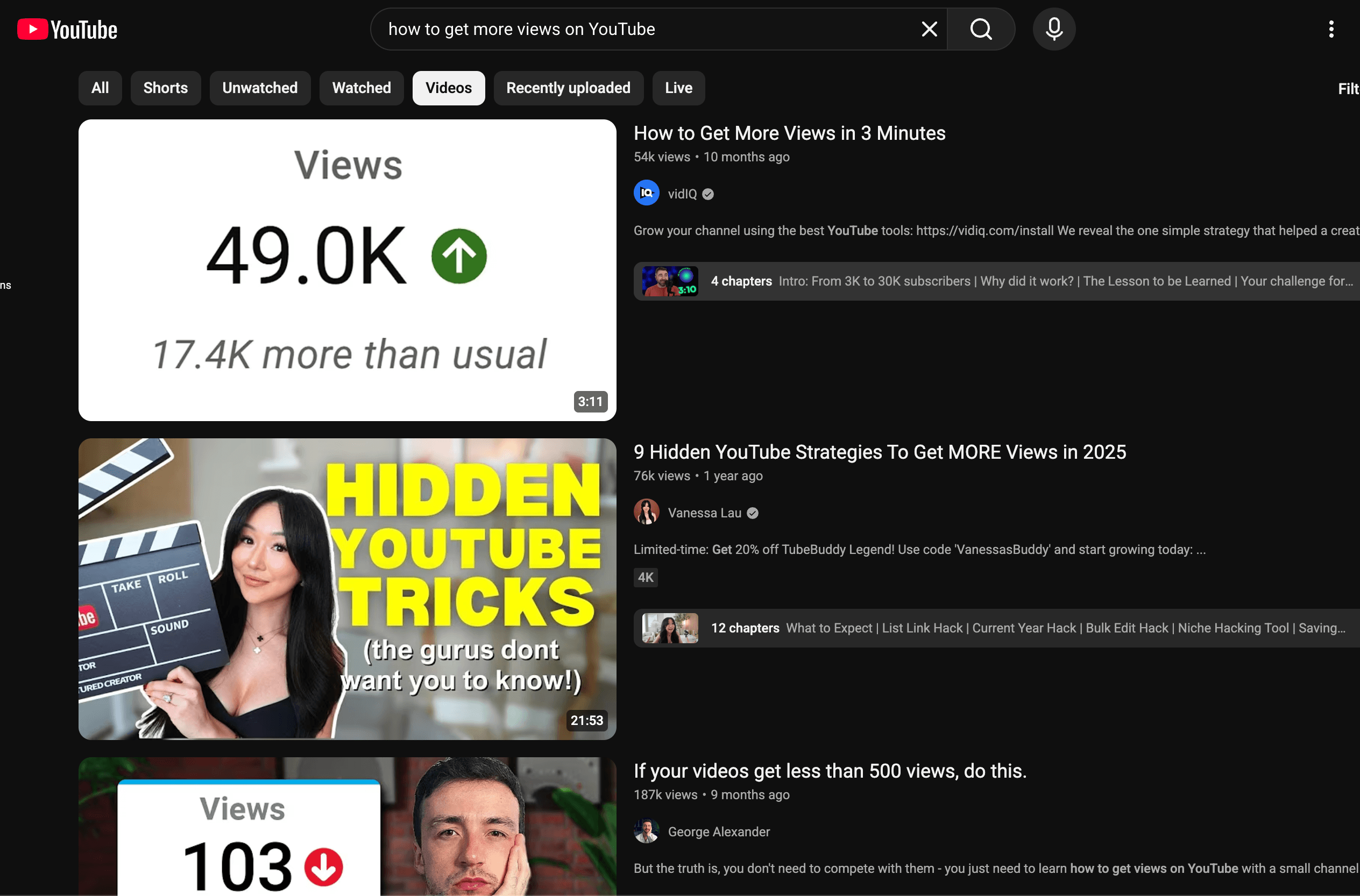Resultados de búsqueda de YouTube para comparar títulos, formatos y promesas para el espectador